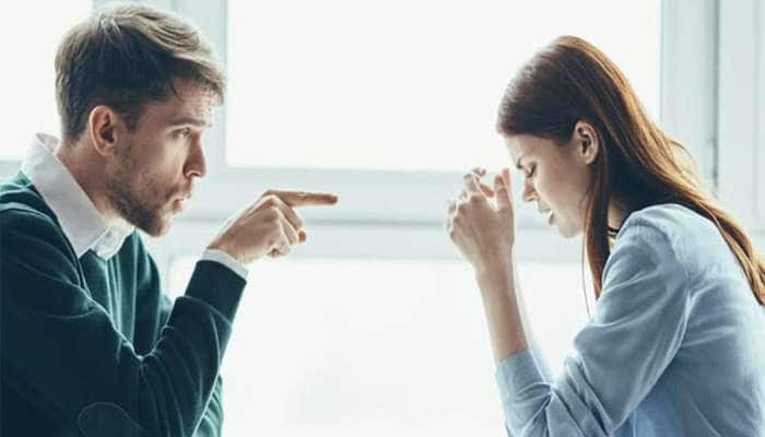 Toxic Relationship: પાર્ટનરમાં આ 3 આદતો હોય તો સમજી લેજો તમે છો ટોક્સિક રિલેશનશીપમાં