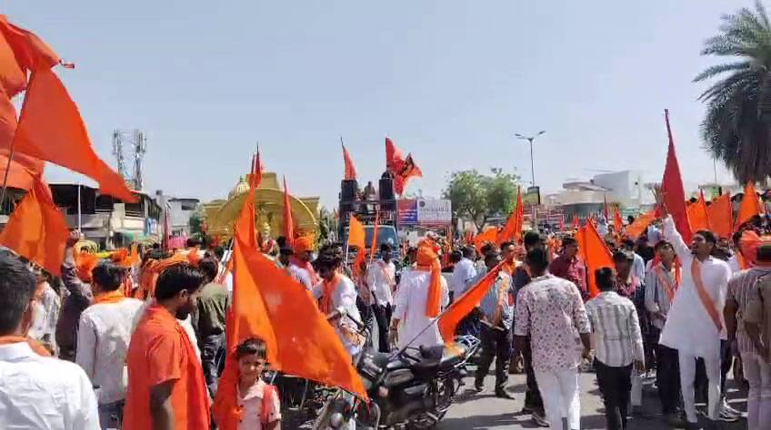 VHP workers block roads in Ahmedabad following dispute over Love Jihad theme in Shobha Yatra
